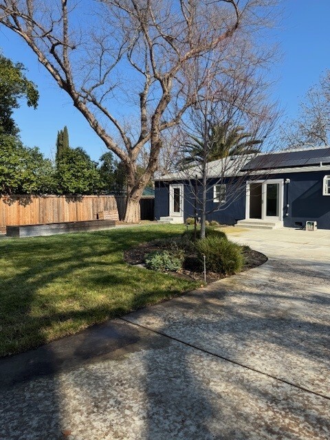 Building Photo - 1004 Esther Dr