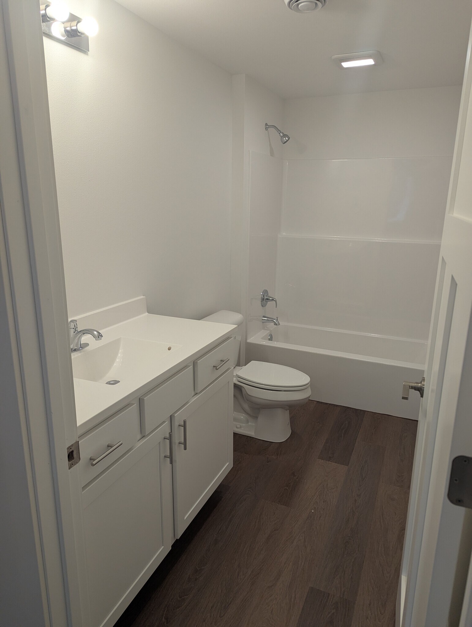 Building Photo - 132 Chalet Dr