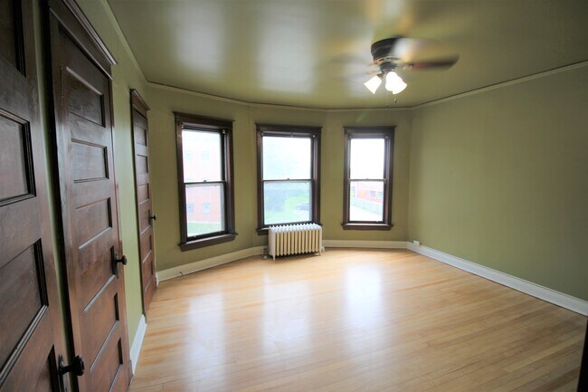 Bedroom 3 - 2032 Jefferson St