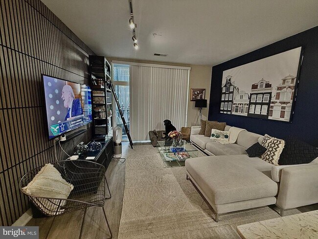 Building Photo - 145 Riverhaven Dr