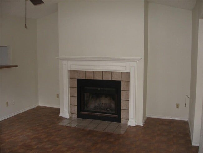 Building Photo - 9111 Japonica Ct