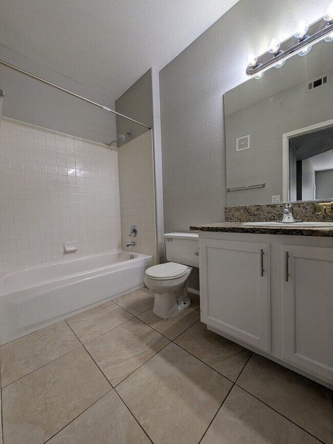 Building Photo - 3-BEDROOM CONDO FOR RENT IN NW LAS VEGAS