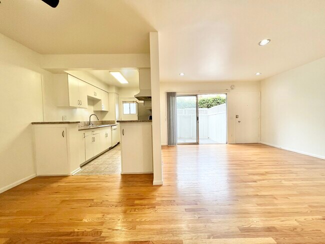 Building Photo - 3661 Vinton Ave