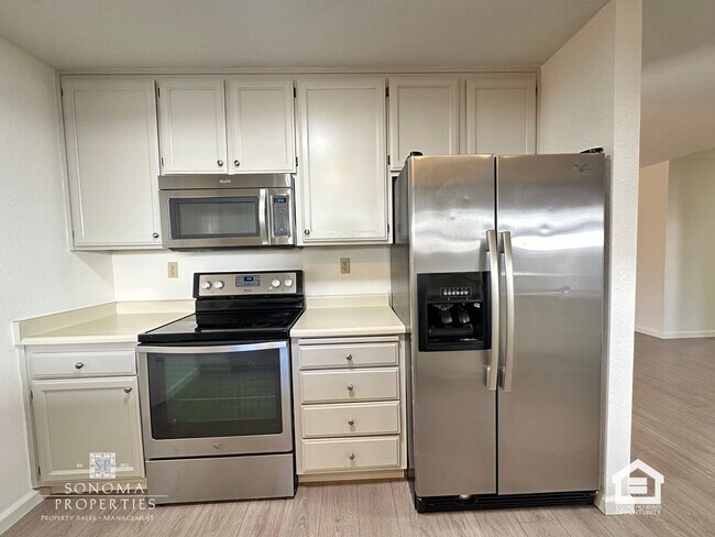 Building Photo - 2BD/2BA Duplex, Close to Downtown Sonoma!