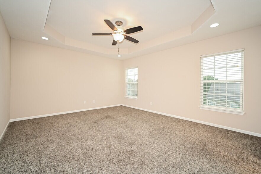 Building Photo - 310 Sarava Ln