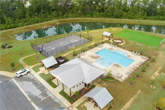 Building Photo - 13137 Cavalier St