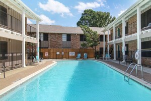 Primary Photo - 1228 Cavender Dr