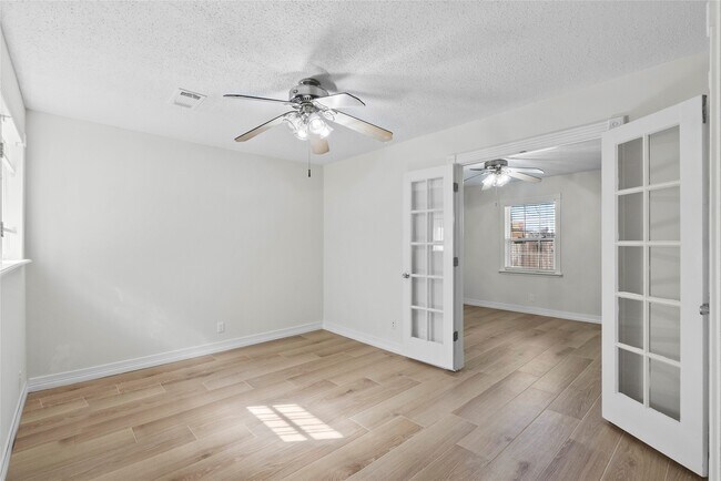 Building Photo - 234 Cortlandt St