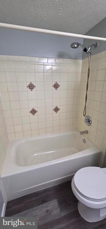 Building Photo - 223 Laura Anne Ct