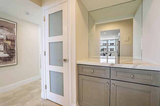 Building Photo - 2121 N Ocean Blvd