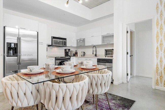 Building Photo - 133 NE 2nd Ave