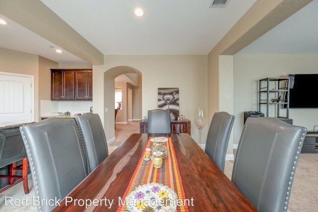 Building Photo - 4 br, 3 bath House - 3381 Carriage Ln.