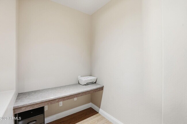 Building Photo - 6206 W Buckhorn Trail