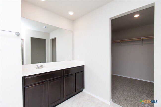Building Photo - 1412 Rolling Thunder Dr
