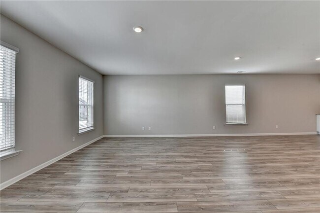 Building Photo - 4335 Magpie Dr