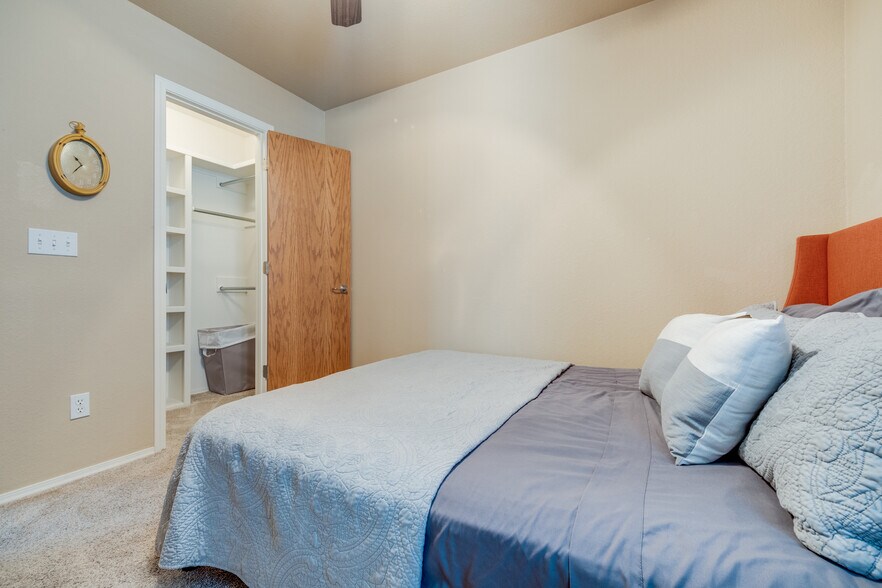 Bedroom 2 - 4527 Ida Louise Ct