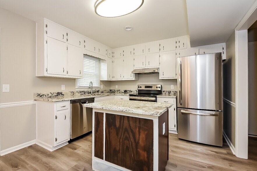 Building Photo - 1220 Izod Ct