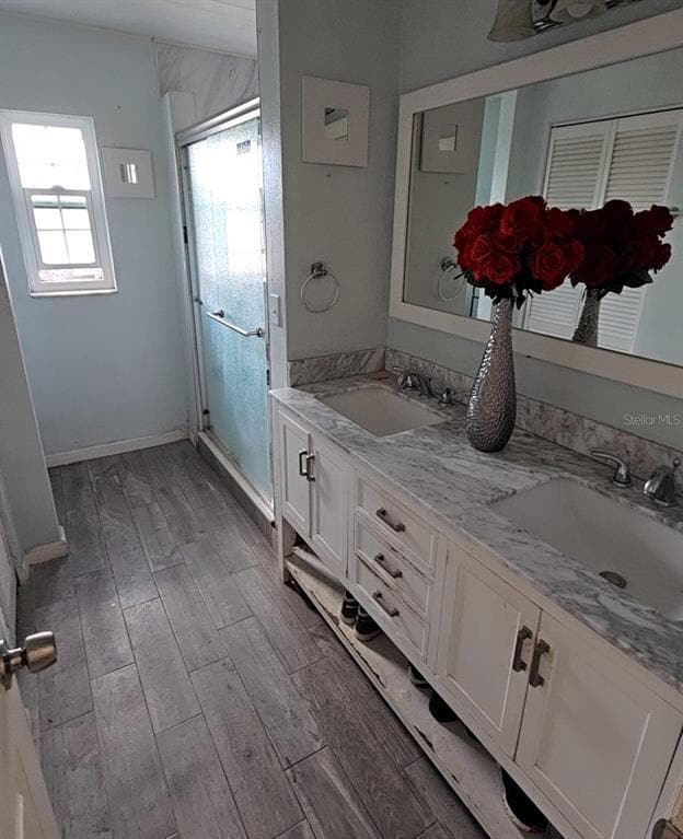 Building Photo - 553 Robin Hill Cir