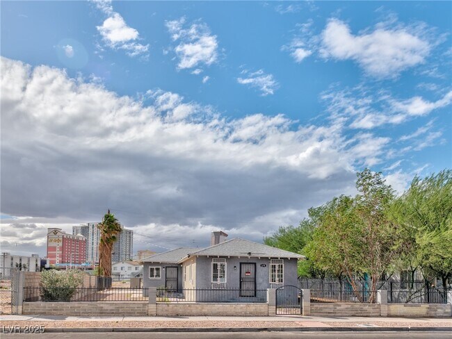 Primary Photo - 339 N 10th St