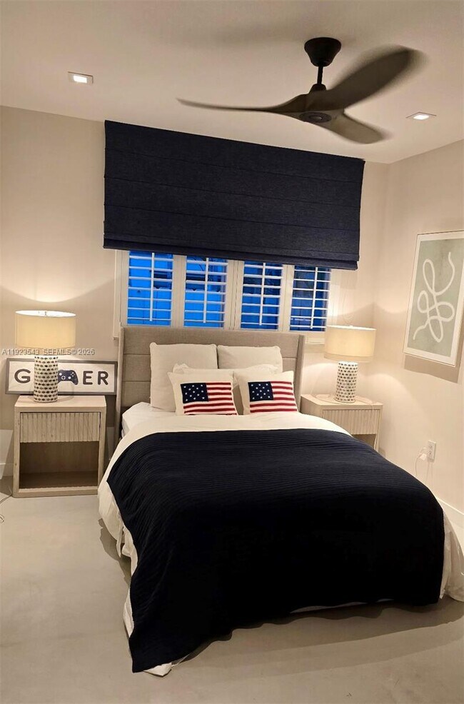 Building Photo - 375 Harbor Ct