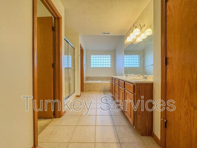 Building Photo - 15222 Curtis Ave