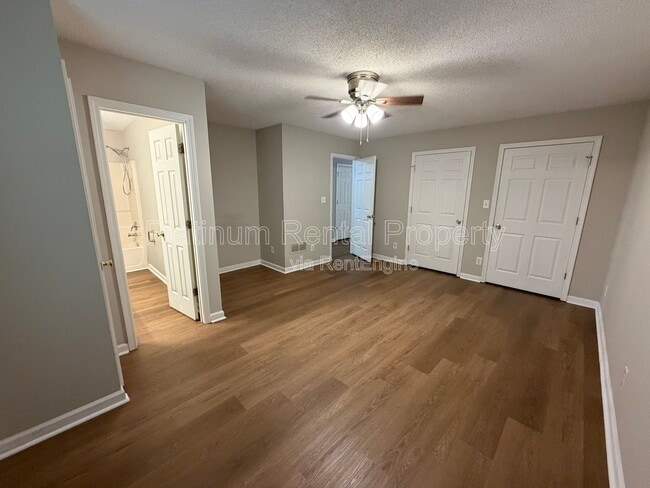 Building Photo - 209 Briarwood Dr