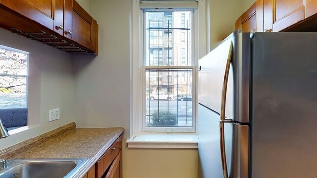 Building Photo - 2032 15th St NW