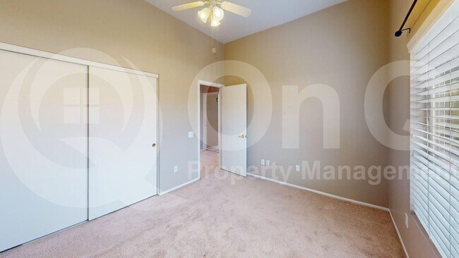 Building Photo - 13853 N Lobelia Way