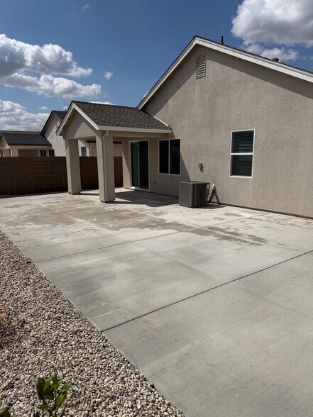 Building Photo - 2704 Contour Wy