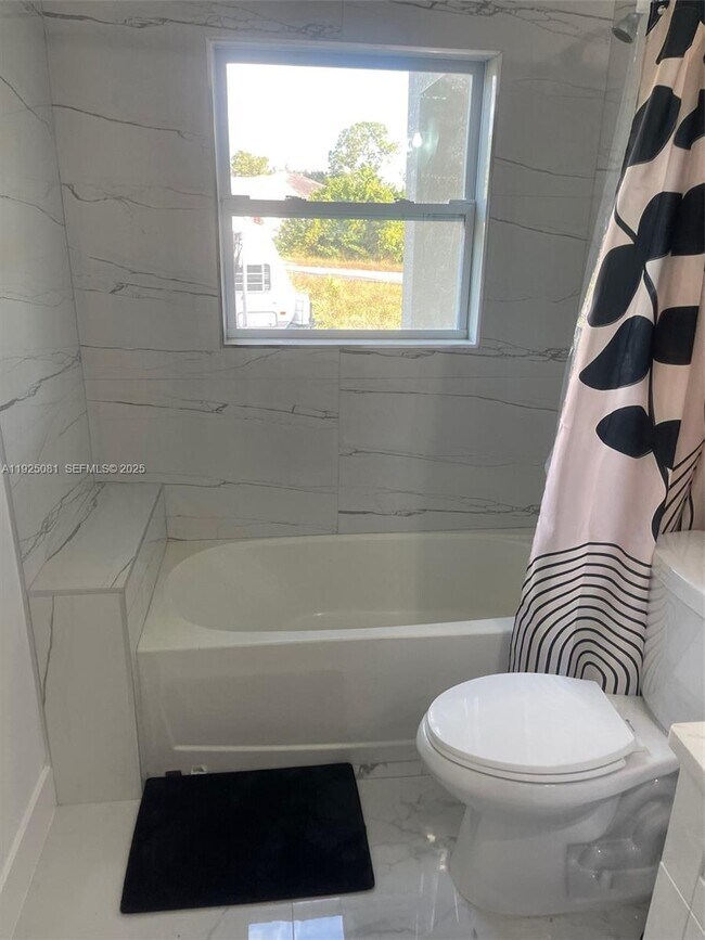 Building Photo - 321 Briggs