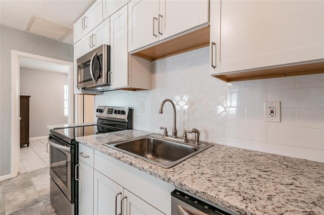 Building Photo - 3611 Anderson Ave