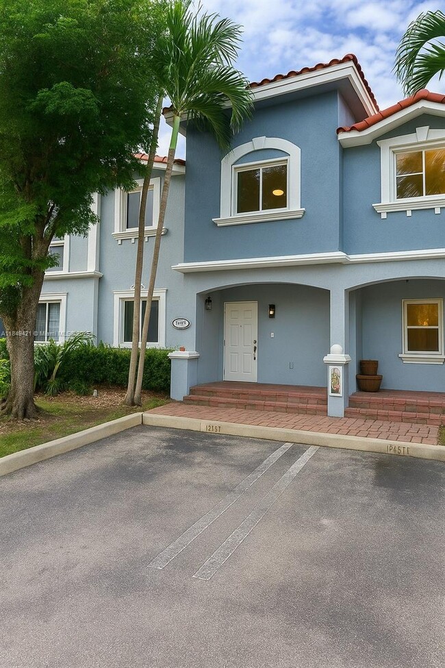 Building Photo - 11651 NE 18th Dr
