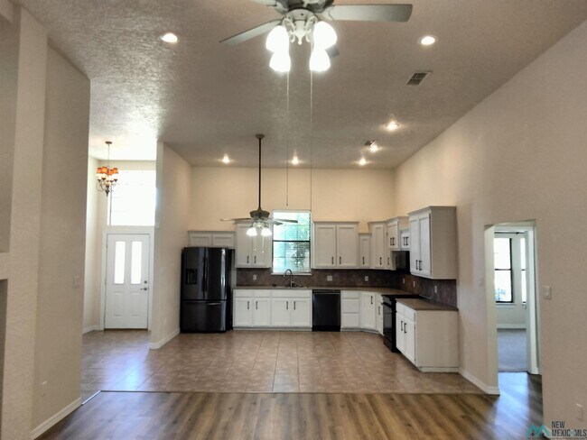 Building Photo - 2620 Fred Daugherty Dr
