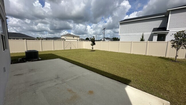Building Photo - 2919 Sanctuary Dr