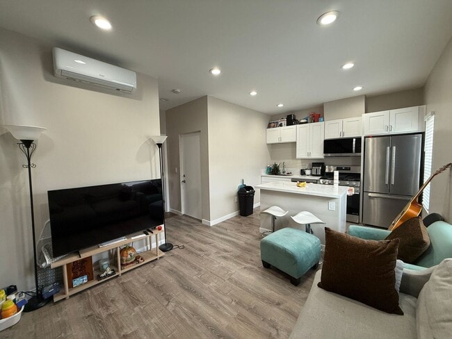 Building Photo - 5162-5166 Ewing St.