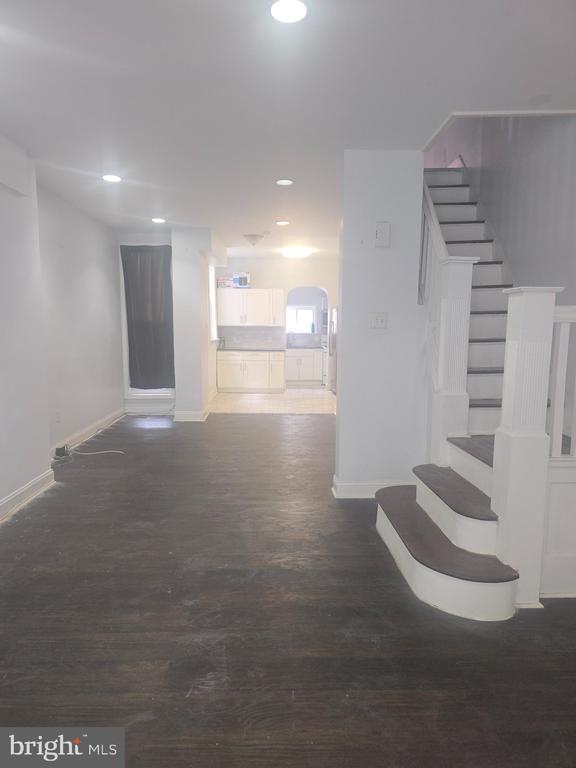 Building Photo - 5538 Delancey St