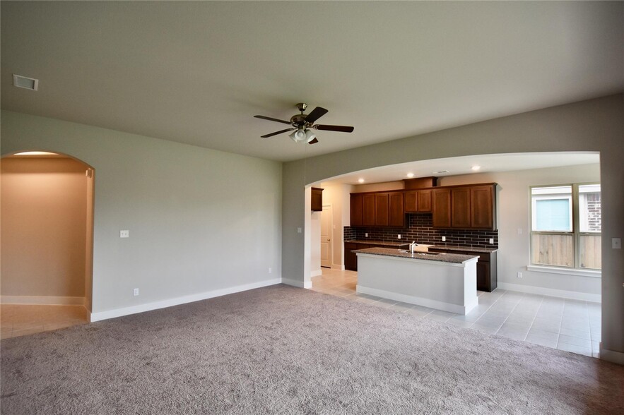 Building Photo - 3916 Trenton Pl