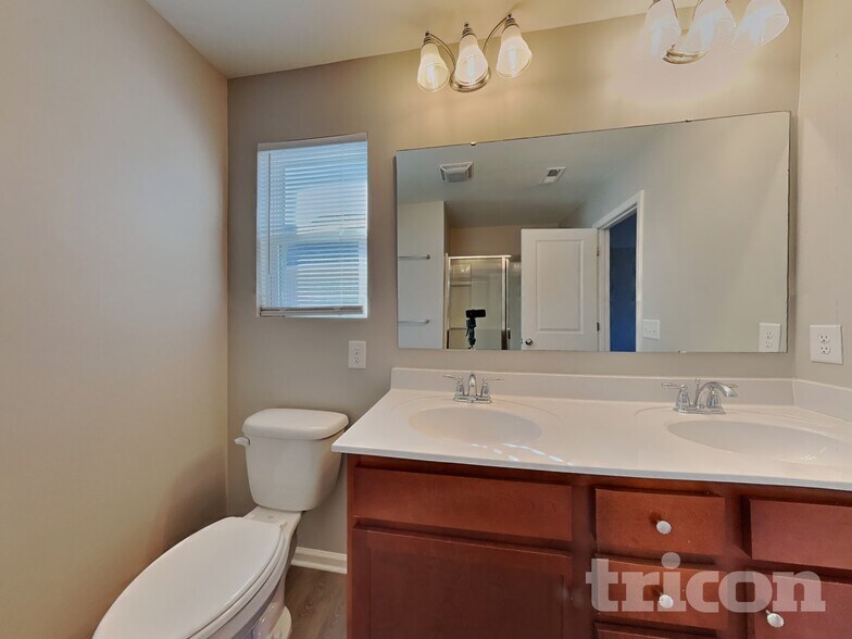 Building Photo - 963 Bitting Hall Cir