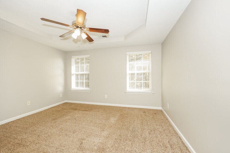 Building Photo - 1925 Port James Cir