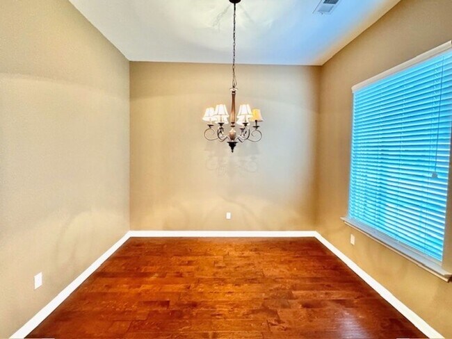 Building Photo - 6302 Vera Ln