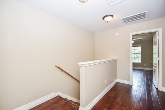 Building Photo - 16843 Mammoth Springs Dr