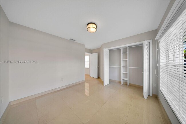 Building Photo - 10530 NW 52nd Terrace