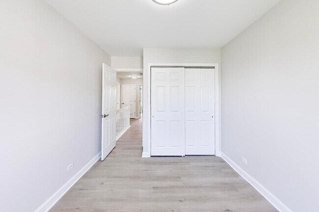 Building Photo - 2219 Rossiter Pkwy