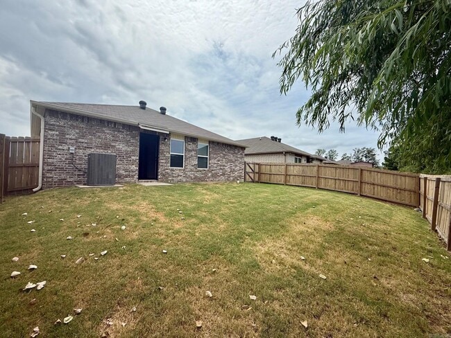 Building Photo - 8609 Westwood Crk Dr