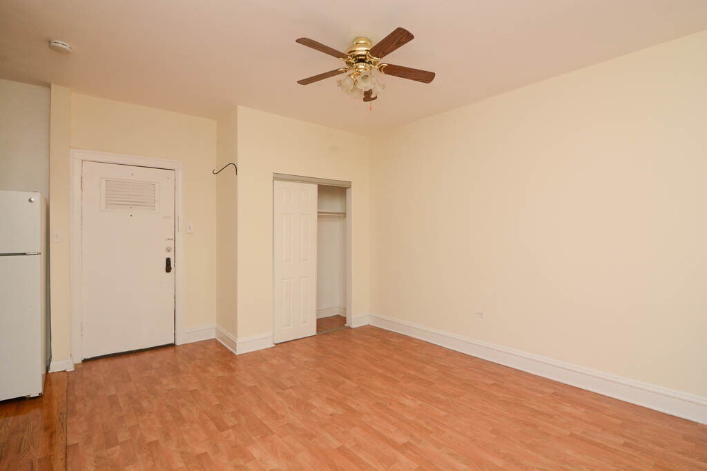 Building Photo - 4854 N Damen Ave