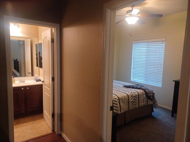 Building Photo - 18096 W Paradise Ln