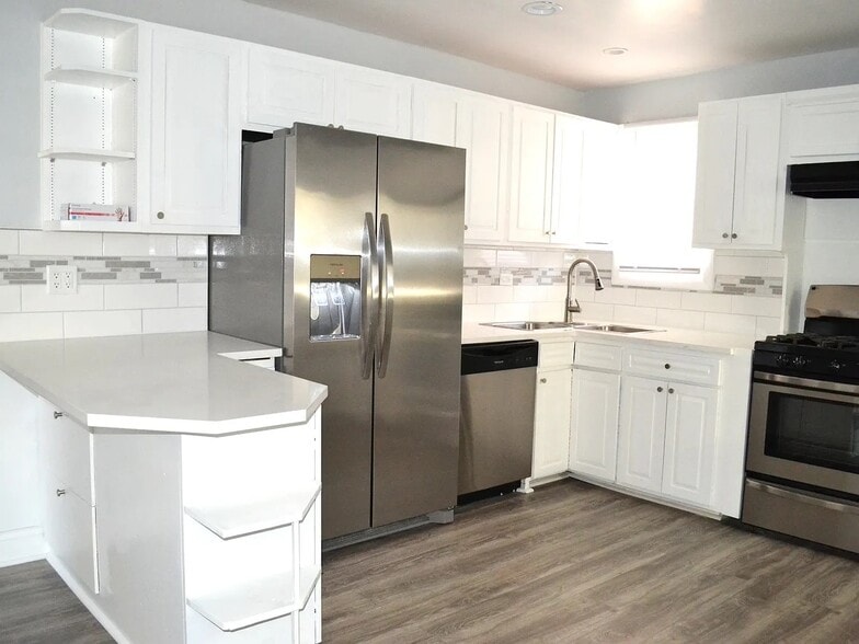 Building Photo - 623 S Pierce Ave