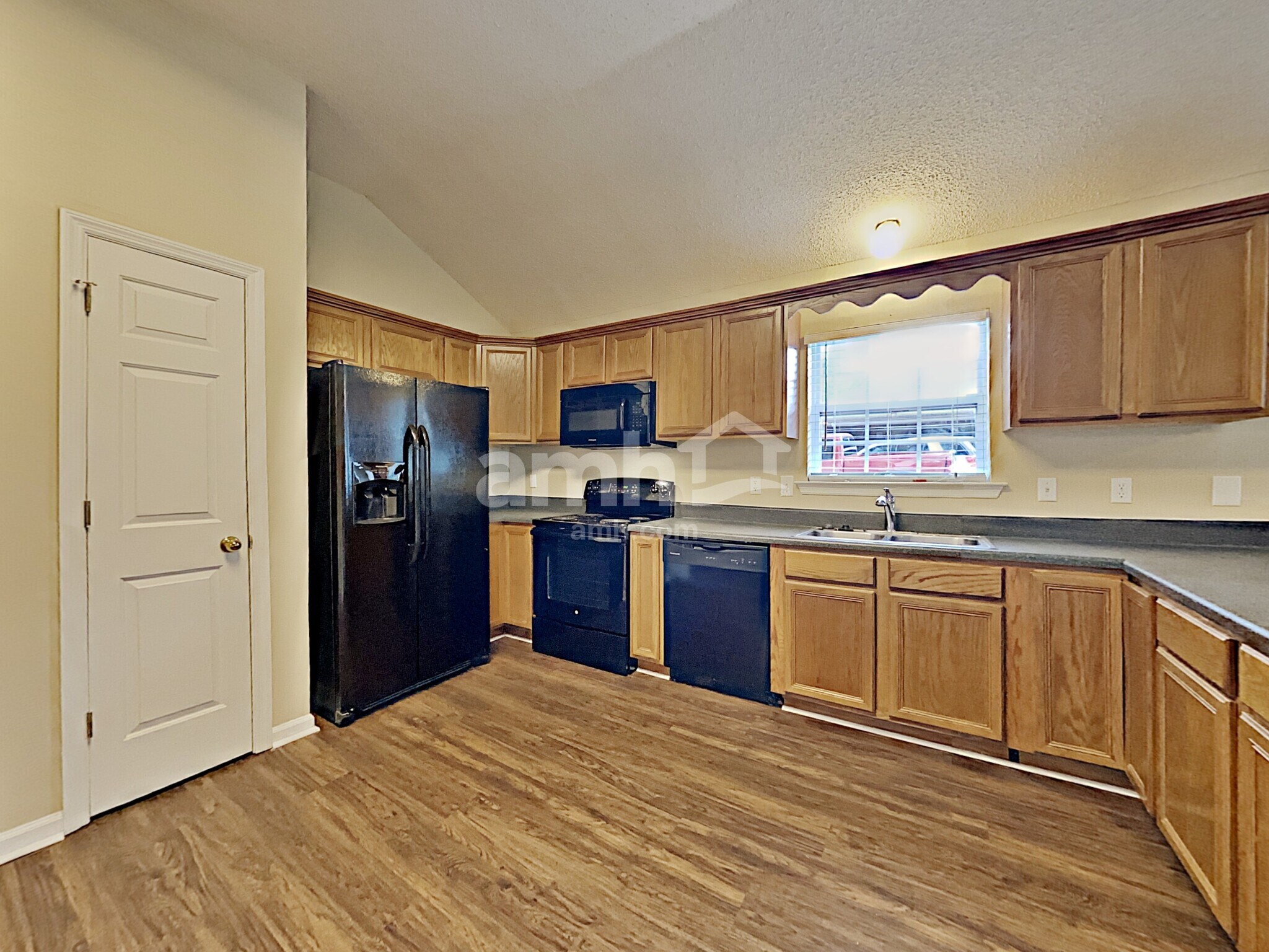 Building Photo - 2227 Joann Dr