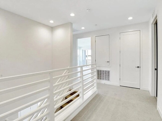 Building Photo - 6574 Tesla Ln