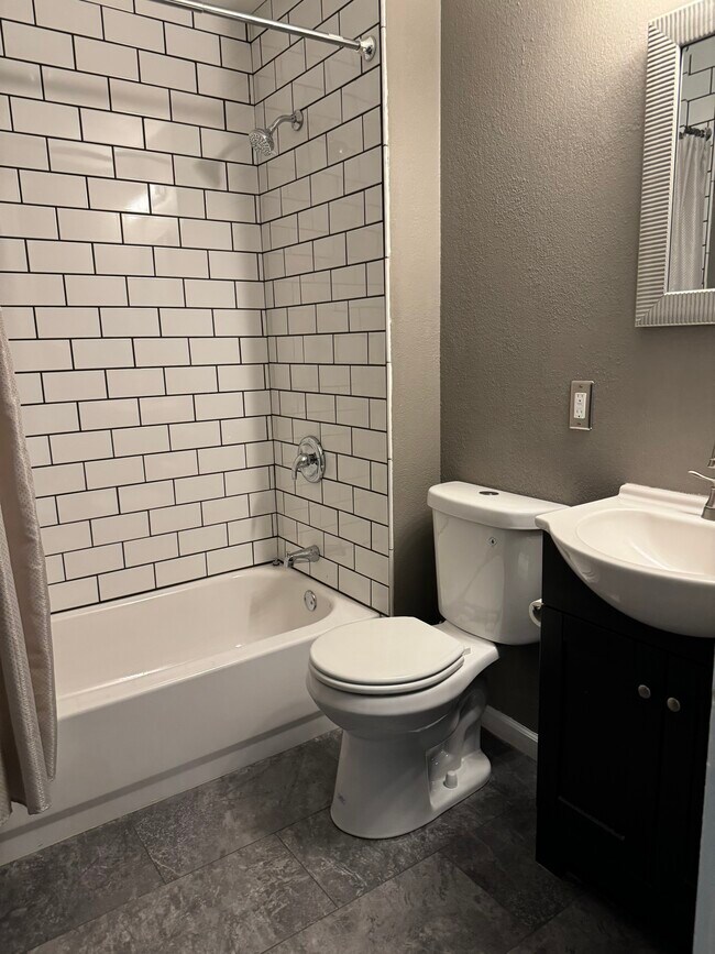 Building Photo - 3331 Lemp Ave